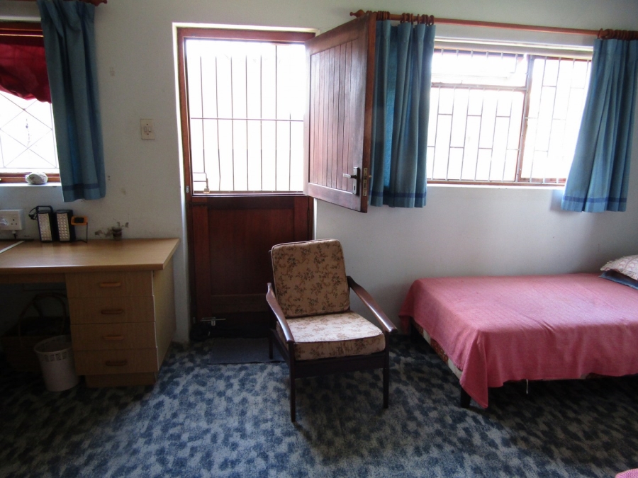 6 Bedroom Property for Sale in Humansdorp Eastern Cape